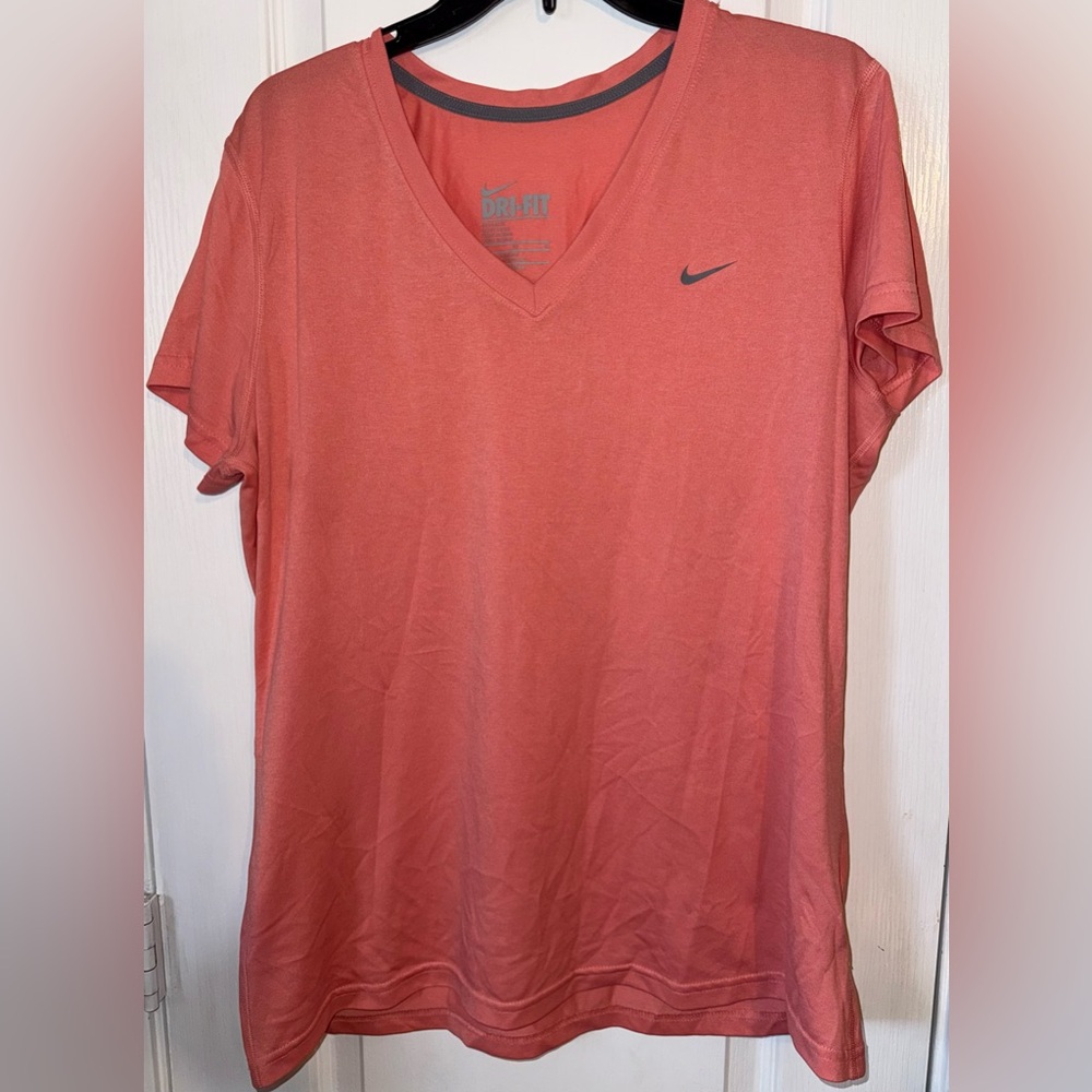 Nike Dri-FIT V-Neck Coral Tee Size XL